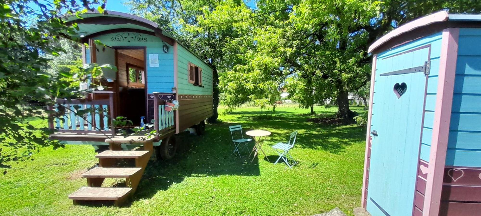 Hotel Les Roulottes Pouilly-sur-Vingeanne Zewnętrze zdjęcie